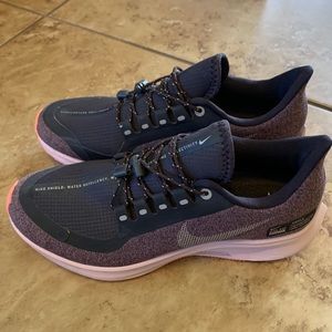 Nike Zoom Pegasus Shield running shoes